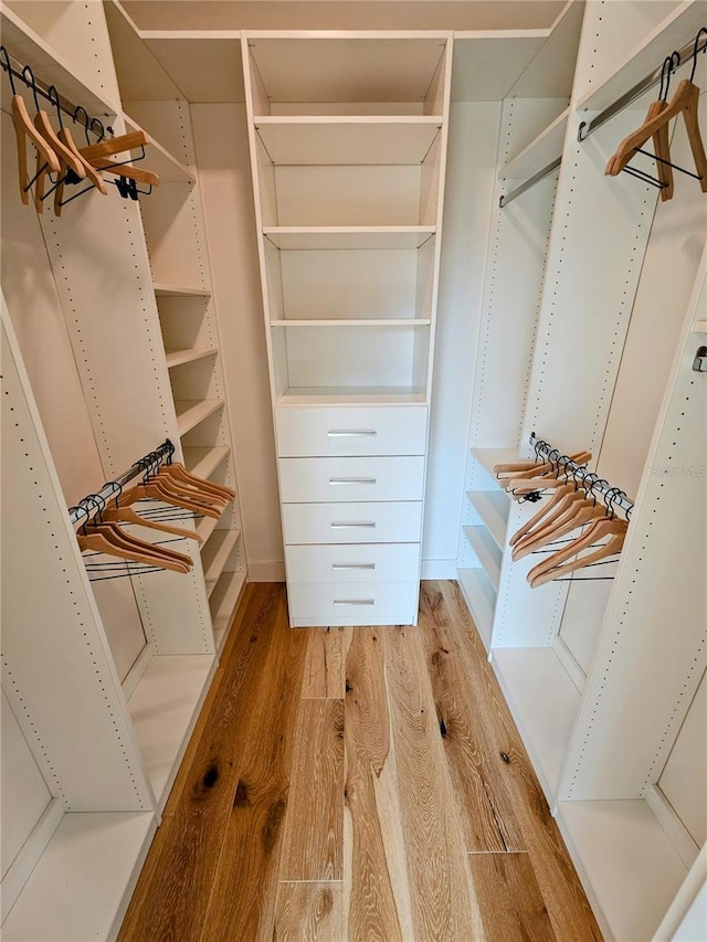 2408 Nassau St, Sarasota, FL 34231 - walk in closet featuring light wood finished floors