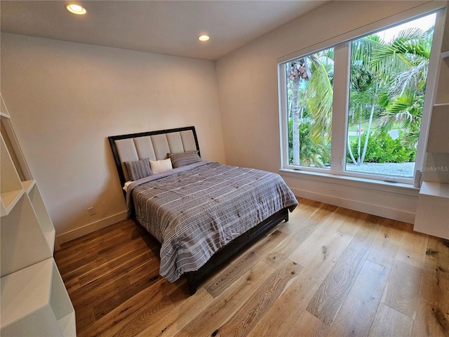 2408 Nassau St, Sarasota, FL 34231 - bedroom featuring light wood-style flooring, baseboards, and recessed lighting
