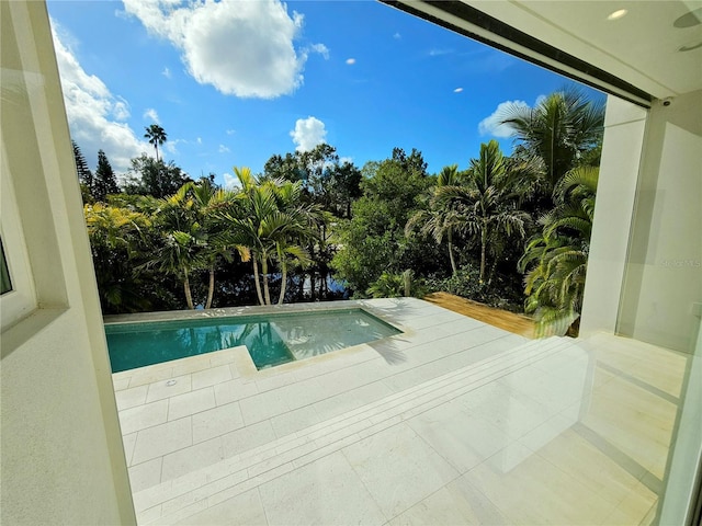 2408 Nassau St, Sarasota, FL 34231 - view of swimming pool