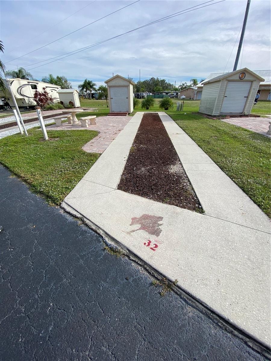 2969 Fairway Dr Unit 32, Bowling Green, FL 33834