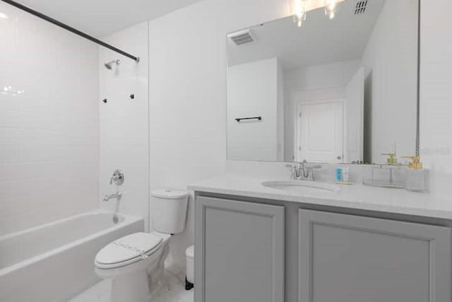 2363 Lancashire St, Davenport, FL 33896 - full bath featuring toilet, vanity, and washtub / shower combination