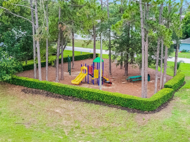 142 Stonegate Pass, Davenport, FL 33897 - community jungle gym with a yard