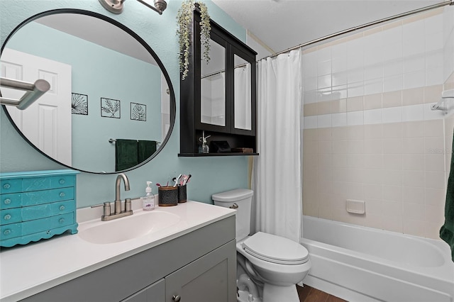 3028 Parkway Blvd Unit 308, Kissimmee, FL 34747 - bathroom featuring toilet, vanity, and shower / bathtub combination with curtain