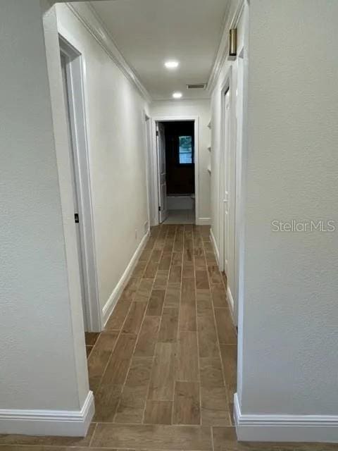 955 Gamewell Ave, Maitland, FL 32751 - corridor featuring baseboards, ornamental molding, and recessed lighting