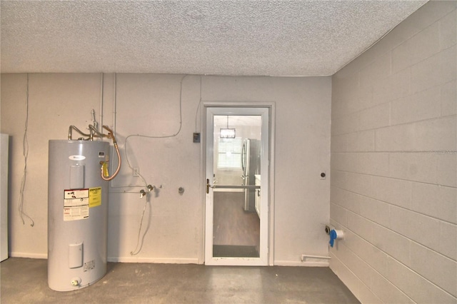 7504 Willow Wisp Dr E, Lakeland, FL 33810 - utilities featuring electric water heater