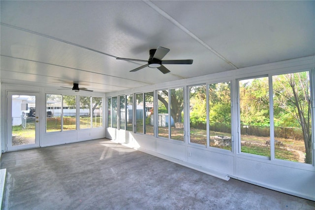 7504 Willow Wisp Dr E, Lakeland, FL 33810 - unfurnished sunroom featuring ceiling fan