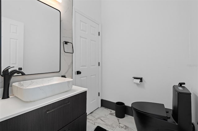 8131 Vineland Oaks Blvd, Orlando, FL 32835 - bathroom with marble finish floors and vanity