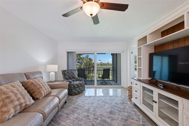 6210 Sun Blvd Unit 206, Saint Petersburg, FL 33715 - living area featuring a ceiling fan