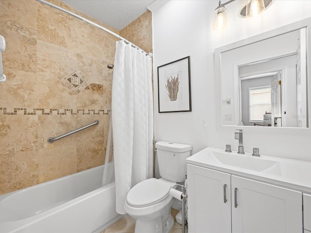 204 Cotswold Cir, Davenport, FL 33837 - bathroom featuring toilet, vanity, and shower / tub combo with curtain