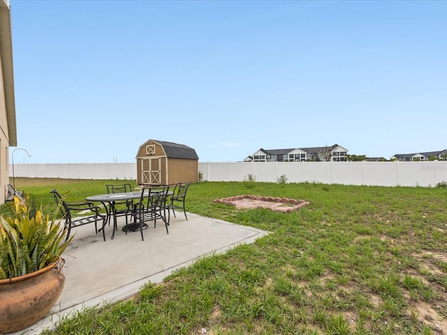 204 Cotswold Cir, Davenport, FL 33837 - view of yard featuring a patio area and outdoor dining space
