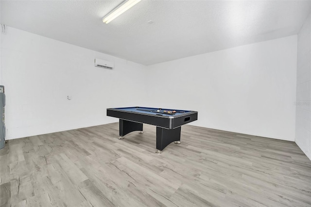8622 La Isla Dr, Kissimmee, FL 34747 - game room featuring light wood-type flooring and billiards