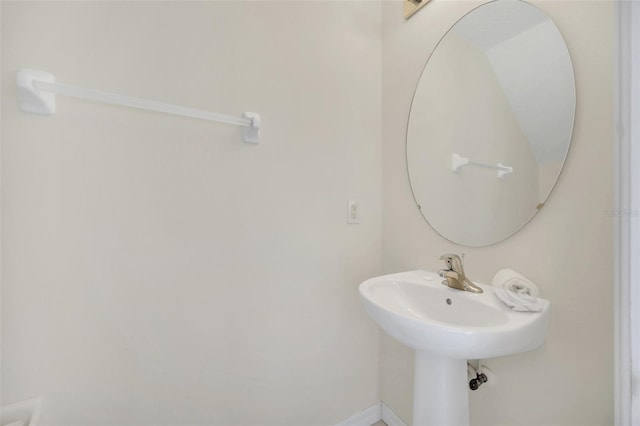 8622 La Isla Dr, Kissimmee, FL 34747 - view of bathroom