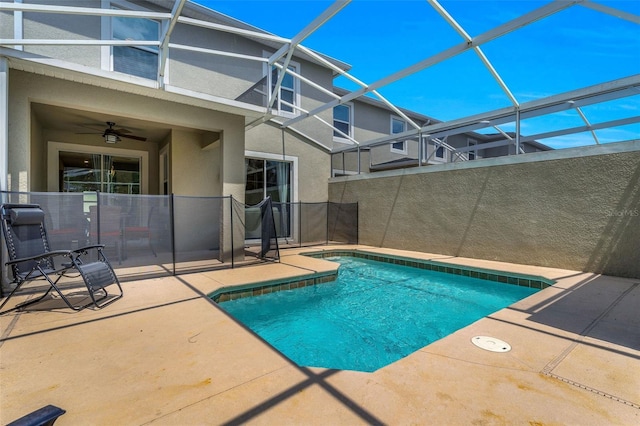 424 Ocean Course Ave, Davenport, FL 33896 - view of swimming pool featuring a patio, a ceiling fan, and glass enclosure