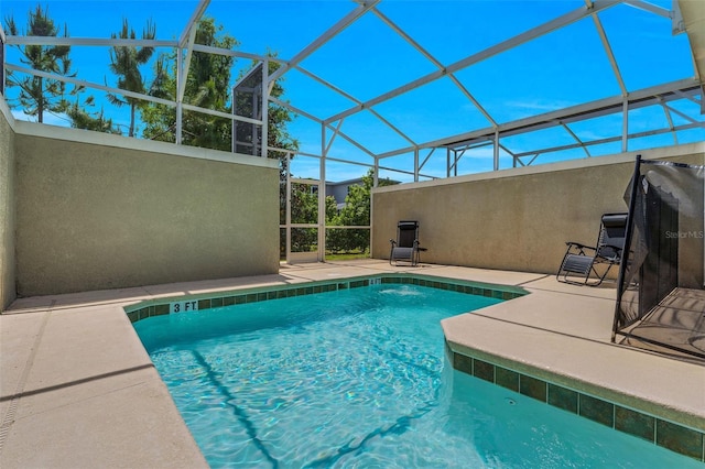 424 Ocean Course Ave, Davenport, FL 33896 - swimming pool featuring a patio and glass enclosure
