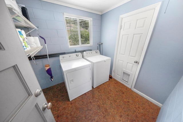 328 E Minnehaha Ave, Clermont, FL 34711 - laundry area with independent washer and dryer and crown molding
