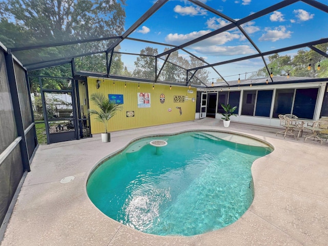 328 E Minnehaha Ave, Clermont, FL 34711 - swimming pool with a patio area and a lanai
