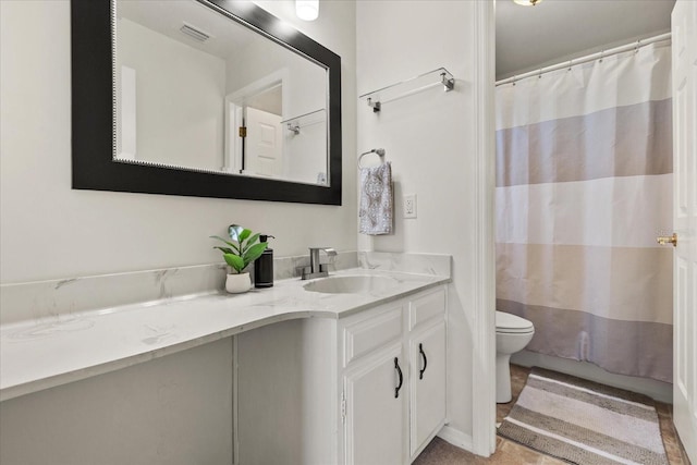 1126 Villa Ln Unit 91, Apopka, FL 32712 - bathroom featuring vanity and curtained shower