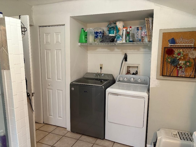2847 Crk 756, Webster, FL 33597 - washroom with independent washer and dryer and light tile patterned floors