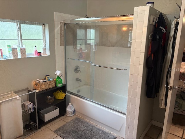 2847 Crk 756, Webster, FL 33597 - full bathroom featuring bath / shower combo with glass door and tile patterned floors
