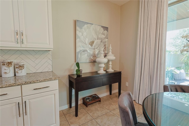 9257 Outlook Rock Trl, Windermere, FL 34786 - detailed view of tasteful backsplash and baseboards