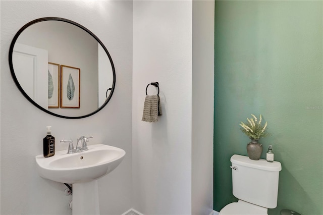 2335 Green Symphony Pl, Oviedo, FL 32765 - bathroom with toilet and a sink
