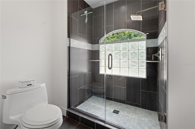 9138 Great Heron Cir, Orlando, FL 32836 - full bathroom with a stall shower