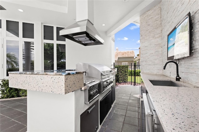 9138 Great Heron Cir, Orlando, FL 32836 - view of patio / terrace featuring area for grilling and a sink