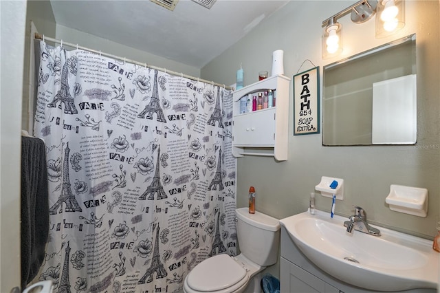881 Cedar Cir, Tavares, FL 32778 - full bath featuring vanity, toilet, and a shower with curtain