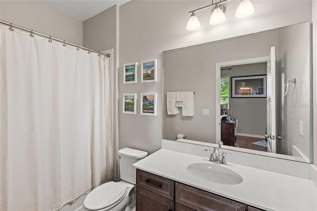 16013 Tollington Aly, Winter Garden, FL 34787 - full bathroom with toilet, vanity, and a shower with curtain