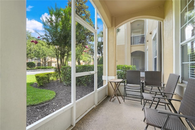 2821 Almaton Loop Unit 105, Kissimmee, FL 34747 - view of sunroom / solarium