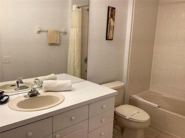 2305 Butterfly Palm Way Unit 304, Kissimmee, FL 34747 - bathroom with toilet, vanity, and shower / bath combination with curtain