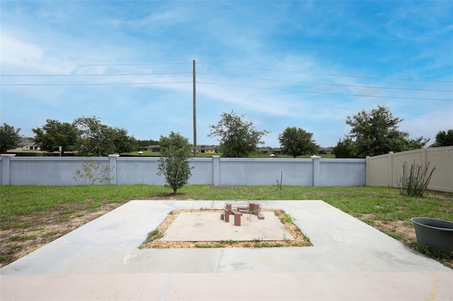 1061 Citrus Landings Blvd, Davenport, FL 33837 - view of yard with a patio area