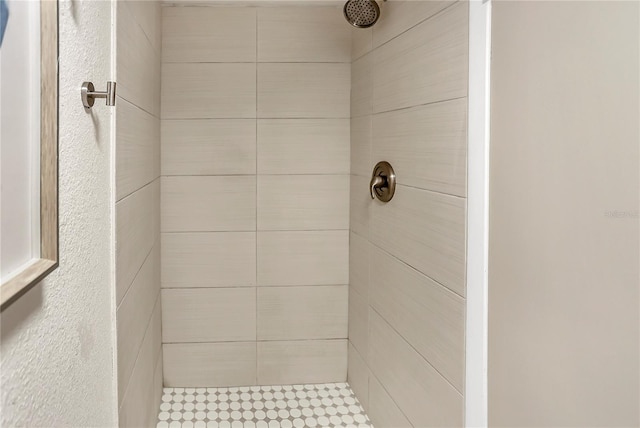 563 Midway Trak Unit K102, Ocala, FL 34472 - bathroom with tiled shower