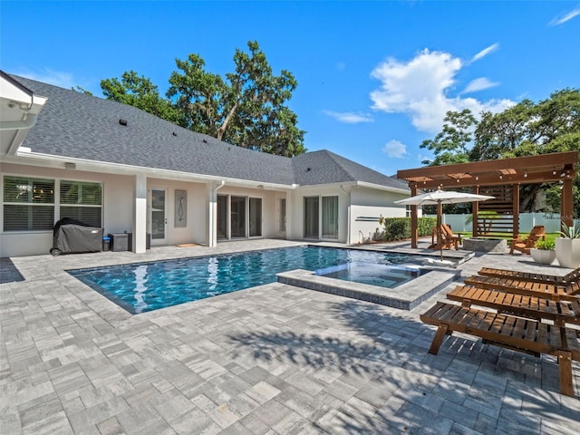 340 Lakeview Rd, Winter Garden, FL 34787 - outdoor pool with an in-ground hot tub and a patio