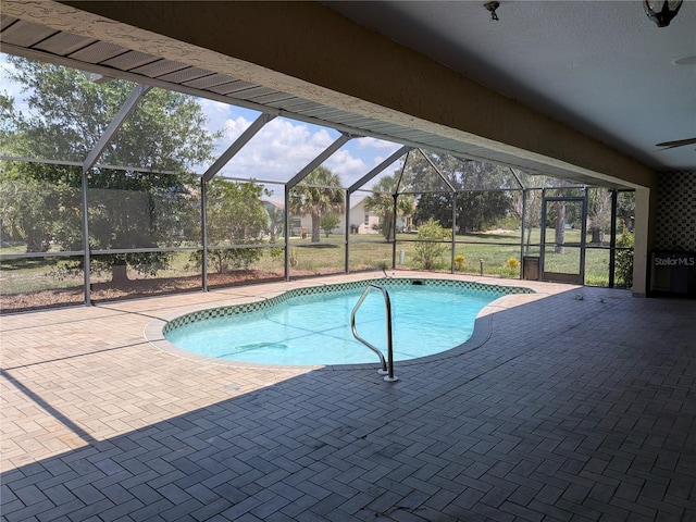 141 Angol St, Punta Gorda, FL 33983 - swimming pool with a patio area and glass enclosure