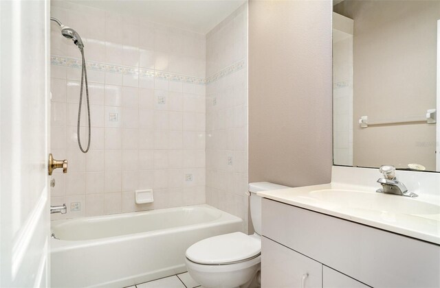 924 Texas St, Englewood, FL 34223 - full bath with toilet, vanity, and shower / washtub combination