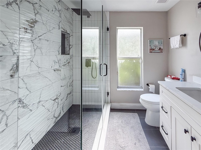 224 Hammock Dunes Pl, Orlando, FL 32828 - full bathroom featuring plenty of natural light, toilet, vanity, and a shower stall