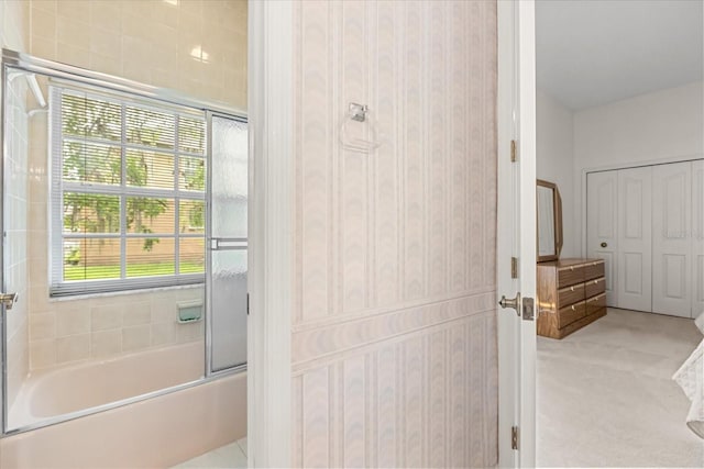 4026 S Lake Orlando Pkwy, Orlando, FL 32808 - bathroom featuring enclosed tub / shower combo