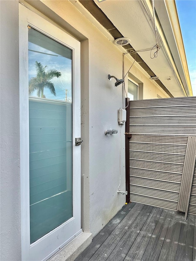 3528 Casablanca Ave, Saint Petersburg, FL 33706 - entrance to property featuring stucco siding