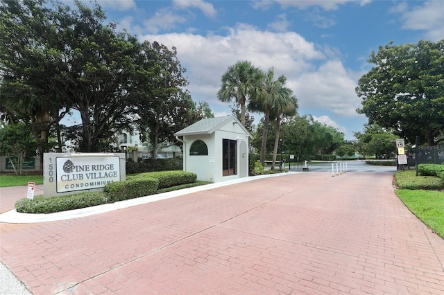 1221 S Pine Ridge Cir Unit A2, Sanford, FL 32773 - view of community featuring a gate