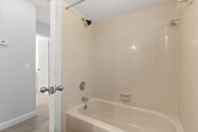 2751 Wentworth Pl, Cocoa, FL 32926 - bathroom with baseboards and bathtub / shower combination