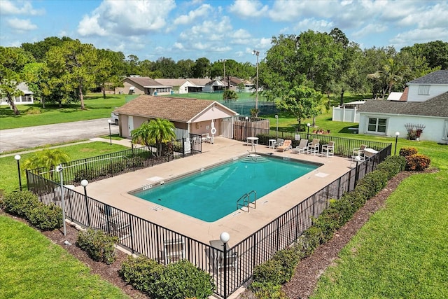 2751 Wentworth Pl, Cocoa, FL 32926 - community pool with a patio area