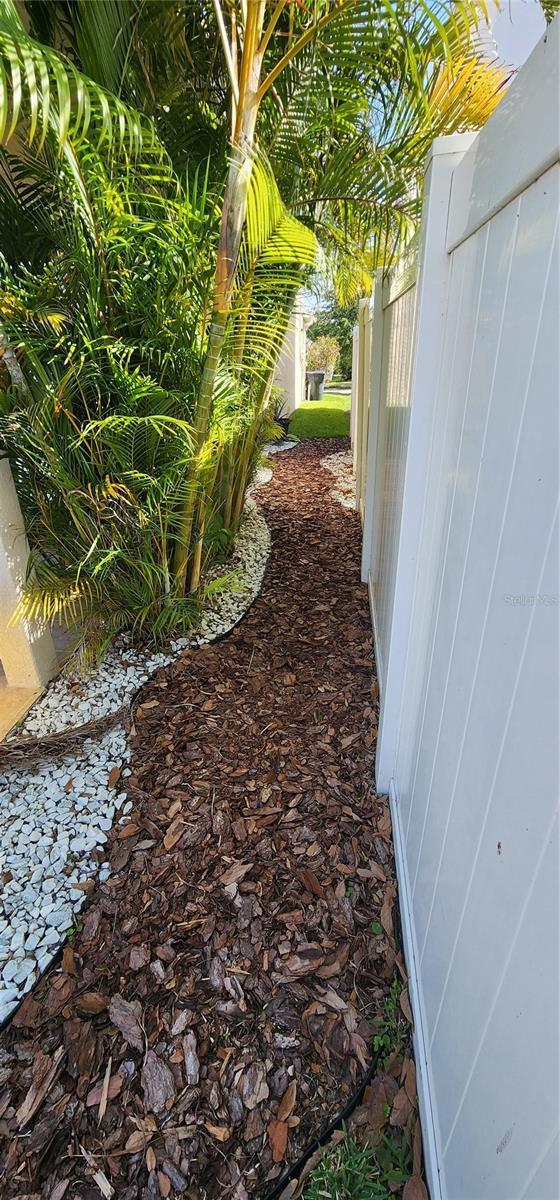 7620 Tangle Rush Dr, Gibsonton, FL 33534 - view of yard