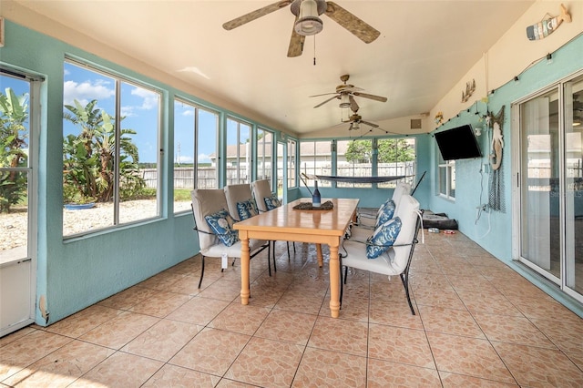 16012 Lanesboro Ct, Clermont, FL 34711 - sunroom with a ceiling fan, outdoor dining space, and vaulted ceiling