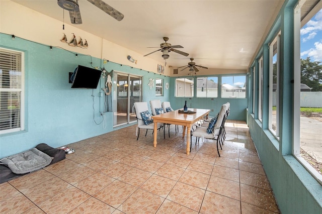 16012 Lanesboro Ct, Clermont, FL 34711 - sunroom featuring ceiling fan, outdoor dining space, and vaulted ceiling