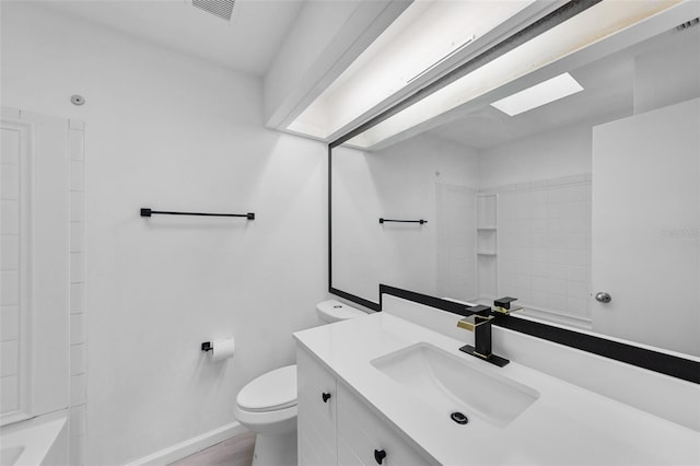 309 Kirkcaldy Dr, Winter Springs, FL 32708 - full bathroom featuring vanity, toilet, baseboards, and bathing tub / shower combination