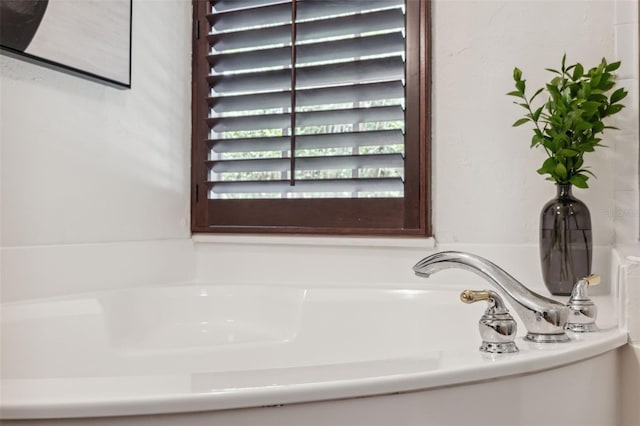 602 E Livingston St Unit 3, Orlando, FL 32803 - full bath featuring a garden tub