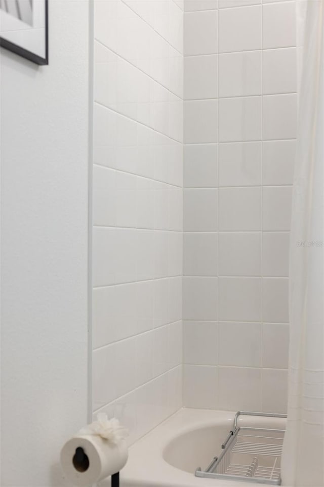746 Longboat Dr, Davenport, FL 33896 - full bath with shower / bath combo