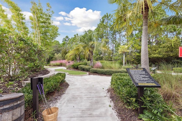 746 Longboat Dr, Davenport, FL 33896 - view of property's community featuring a putting area