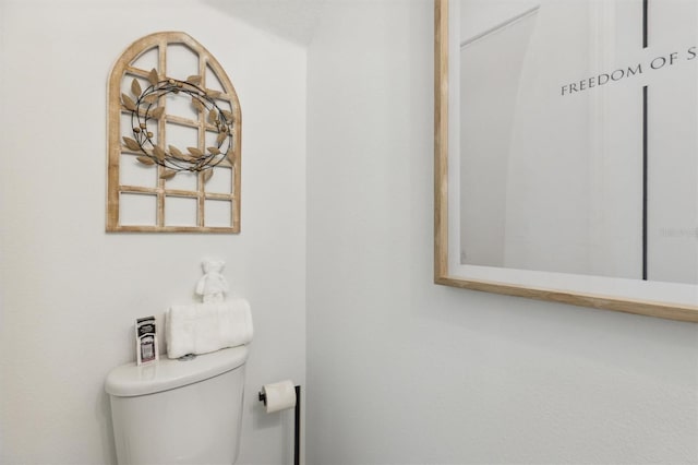 746 Longboat Dr, Davenport, FL 33896 - half bath featuring toilet